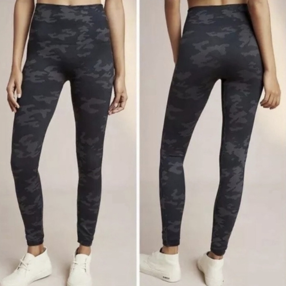 Spanx Look At Me Now Seamless Gray Camo Shapewear Leggings
